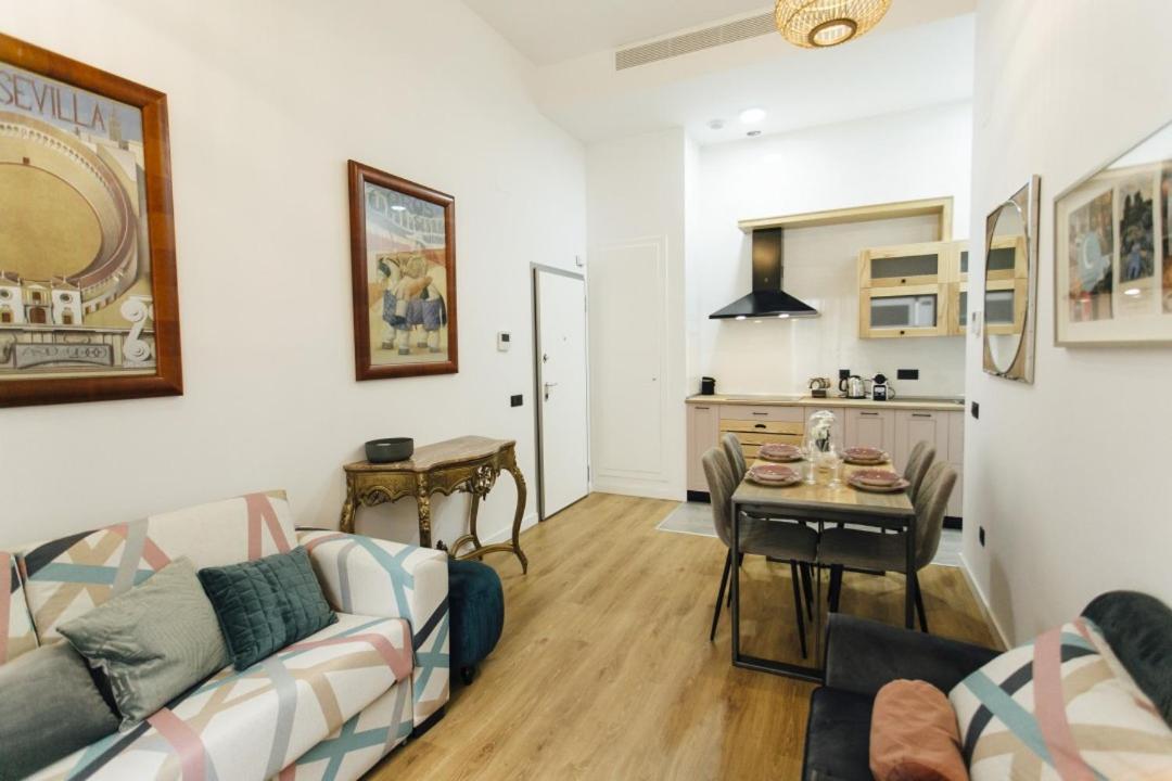 Modern With Seasonal Swimming Pool- 1Bd 1Bth- Goyeneta Appartement Sevilla Buitenkant foto