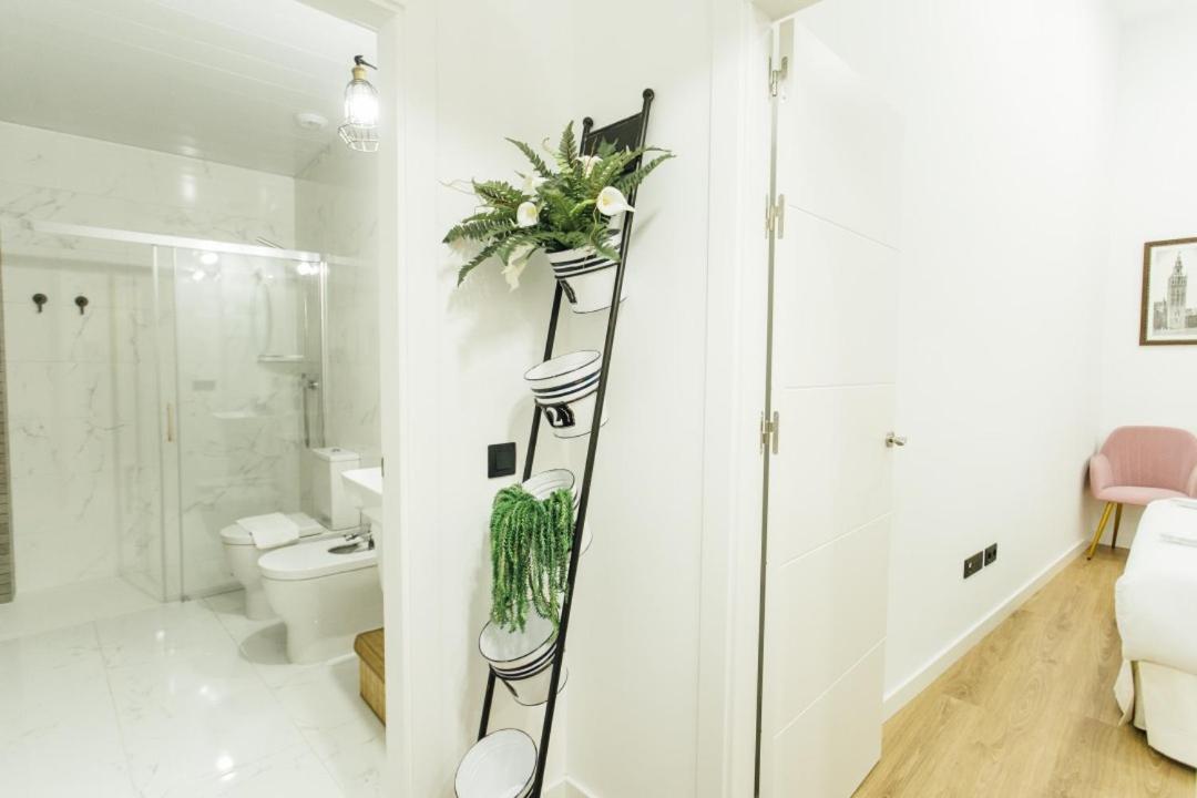 Modern With Seasonal Swimming Pool- 1Bd 1Bth- Goyeneta Appartement Sevilla Buitenkant foto