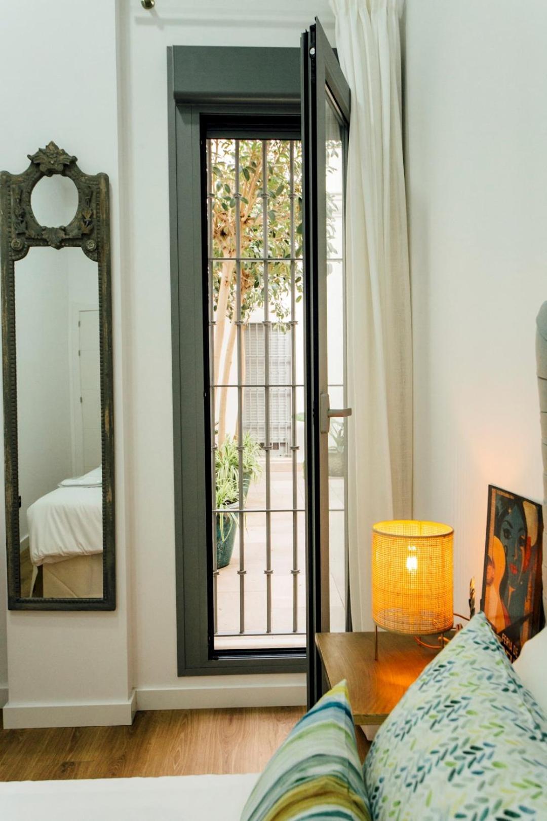 Modern With Seasonal Swimming Pool- 1Bd 1Bth- Goyeneta Appartement Sevilla Buitenkant foto