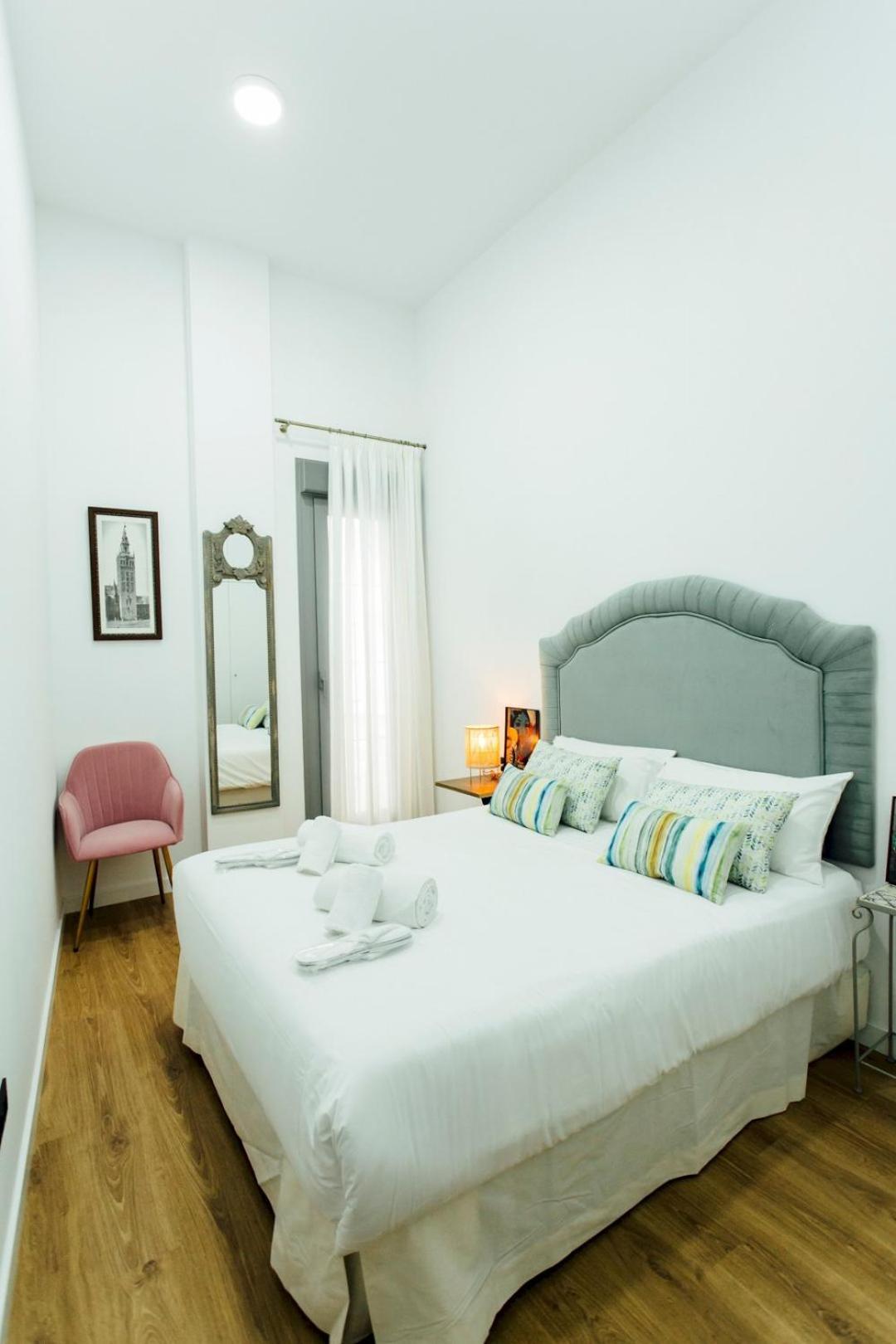 Modern With Seasonal Swimming Pool- 1Bd 1Bth- Goyeneta Appartement Sevilla Buitenkant foto