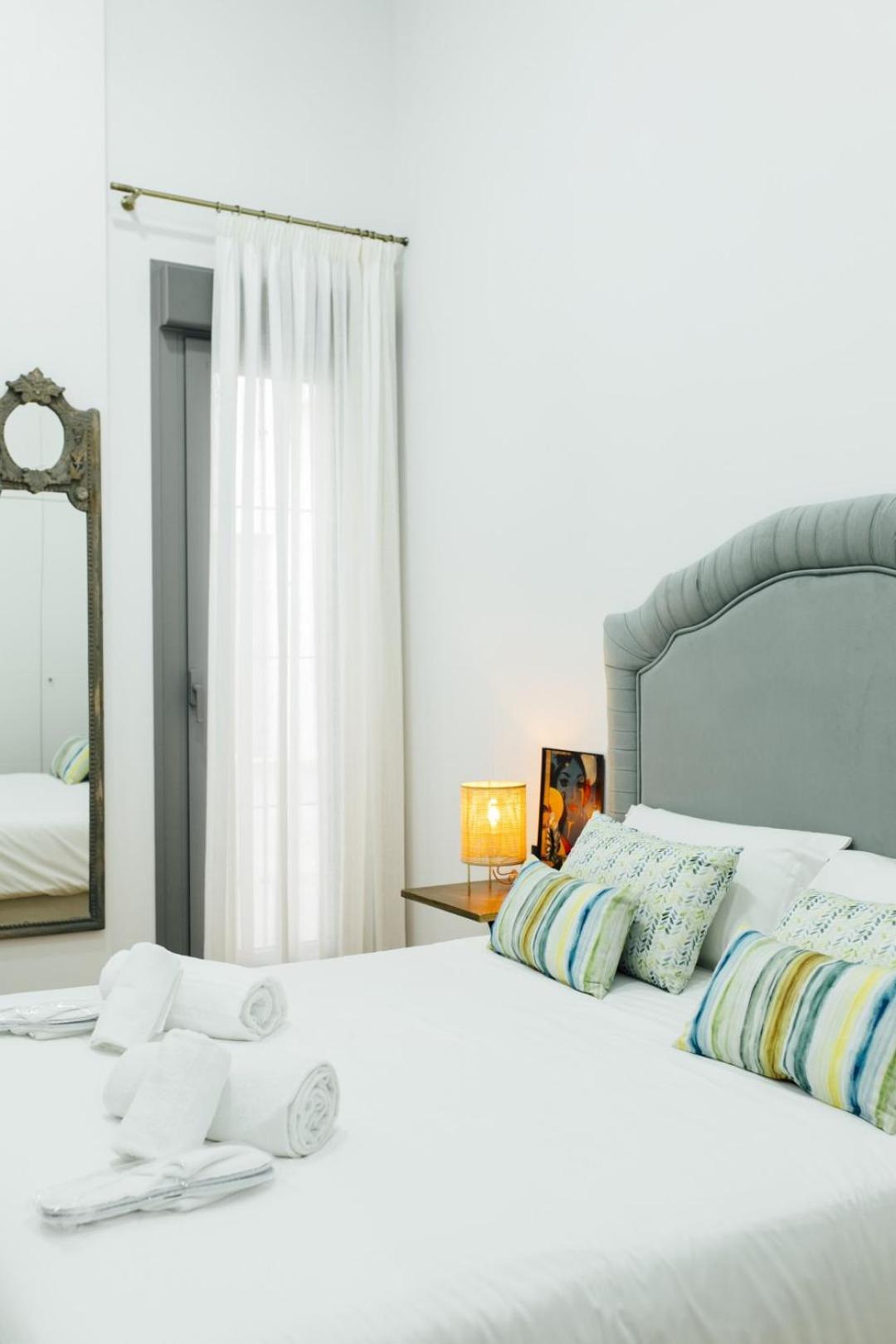 Modern With Seasonal Swimming Pool- 1Bd 1Bth- Goyeneta Appartement Sevilla Buitenkant foto