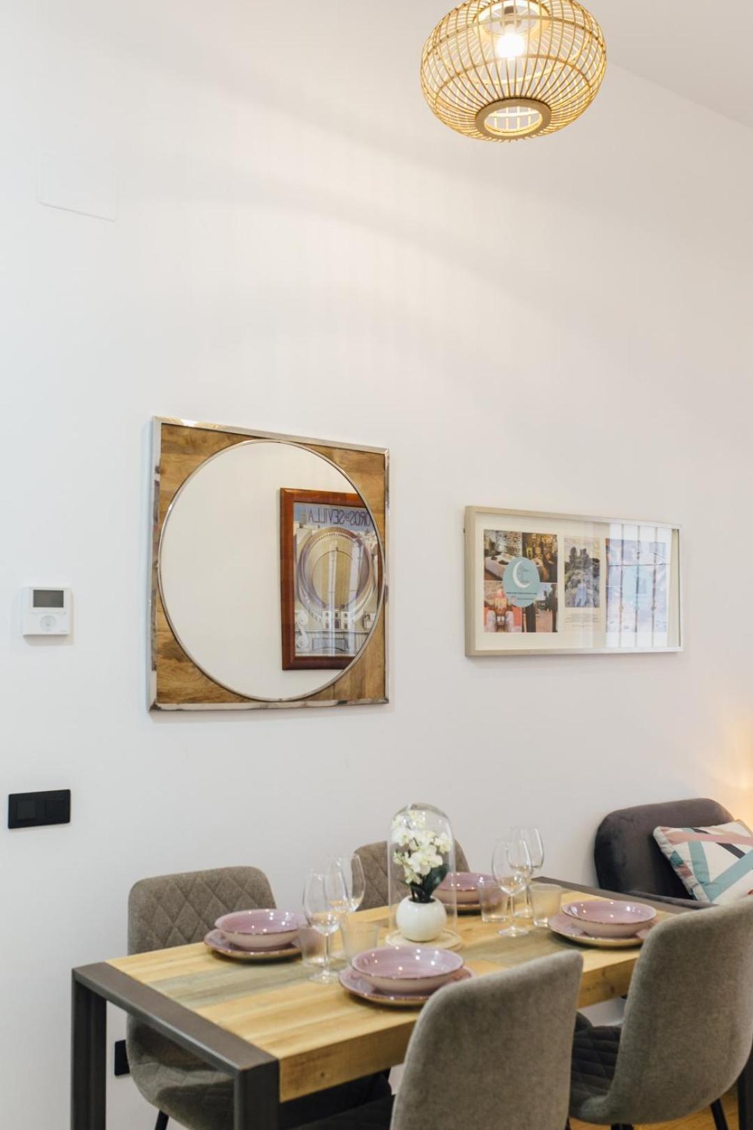 Modern With Seasonal Swimming Pool- 1Bd 1Bth- Goyeneta Appartement Sevilla Buitenkant foto